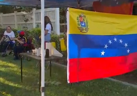 VIDEO: Venezolanos comienzan a congregarse en Utah para apoyar la elección presidencial