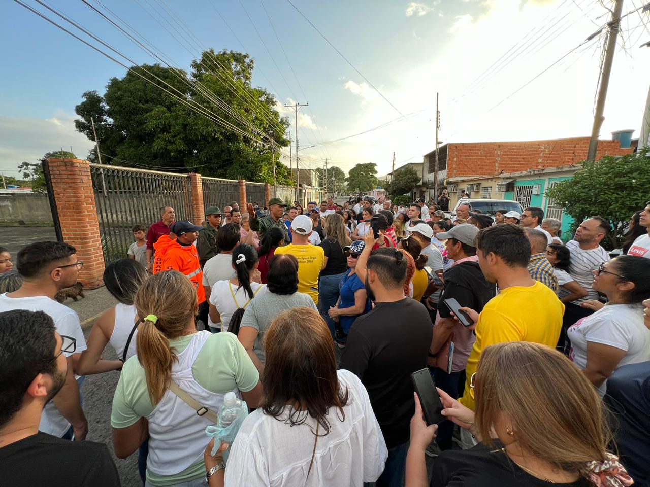 Exigen cierre de mesa en el liceo Luis Barrio Cruz en San Juan de los Morros