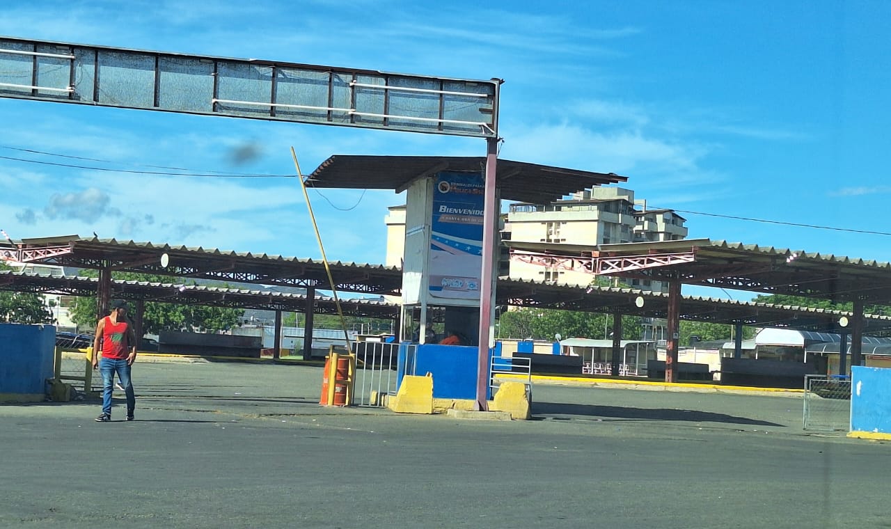 Suspenden venta de combustible a transportistas de Falcón