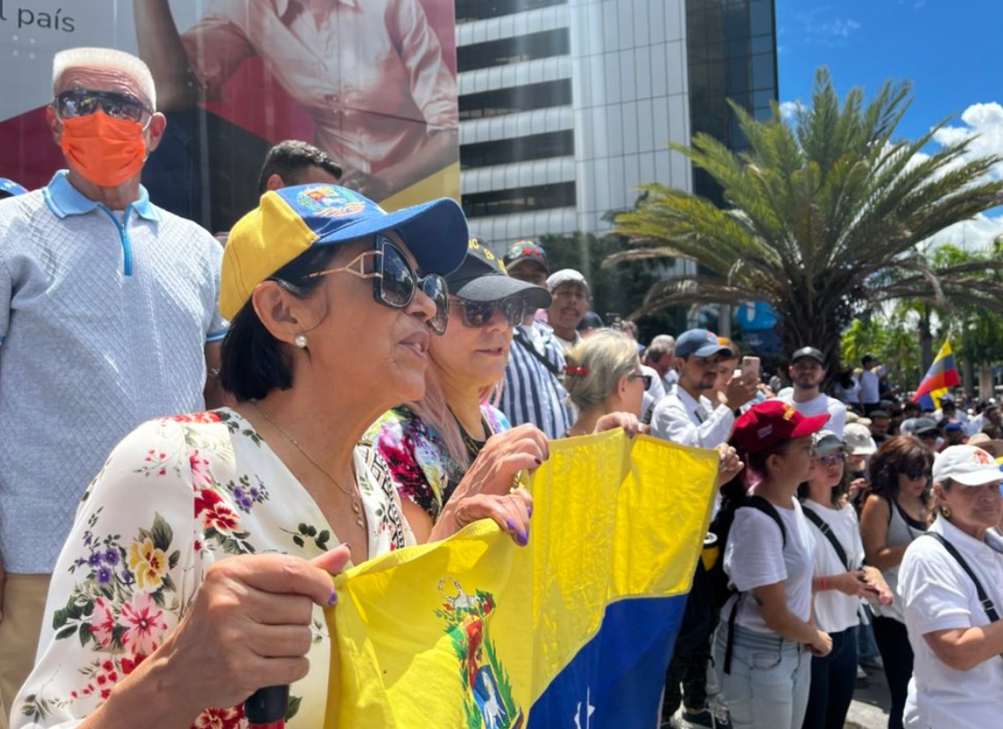 Siga en VIVO la concentración en la sede del Pnud en Altamira