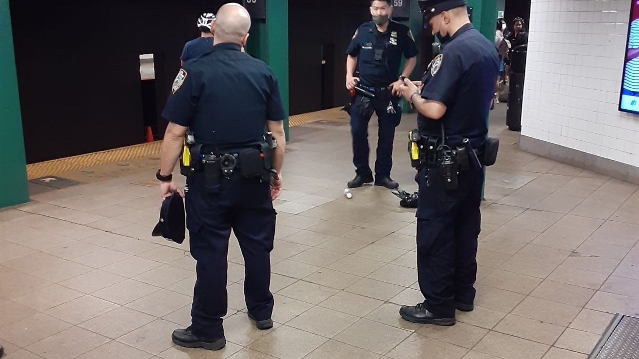 Venezolano se vistió de héroe y atrapó al agresor de una mujer en Metro de Nueva York