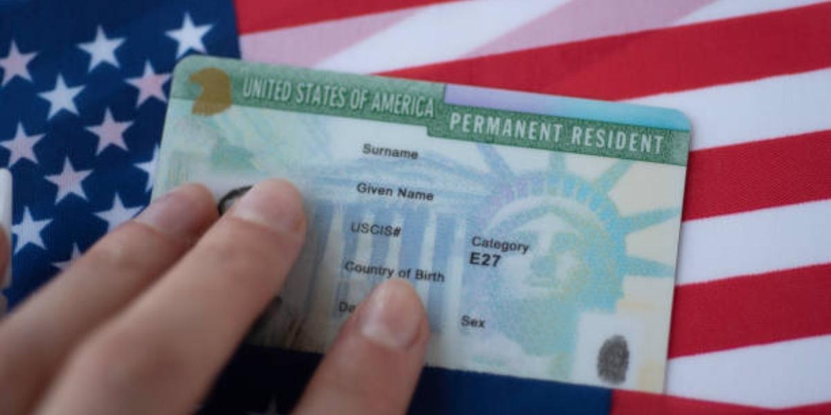 La dramática historia de cómo EEUU decidió inventar la green card