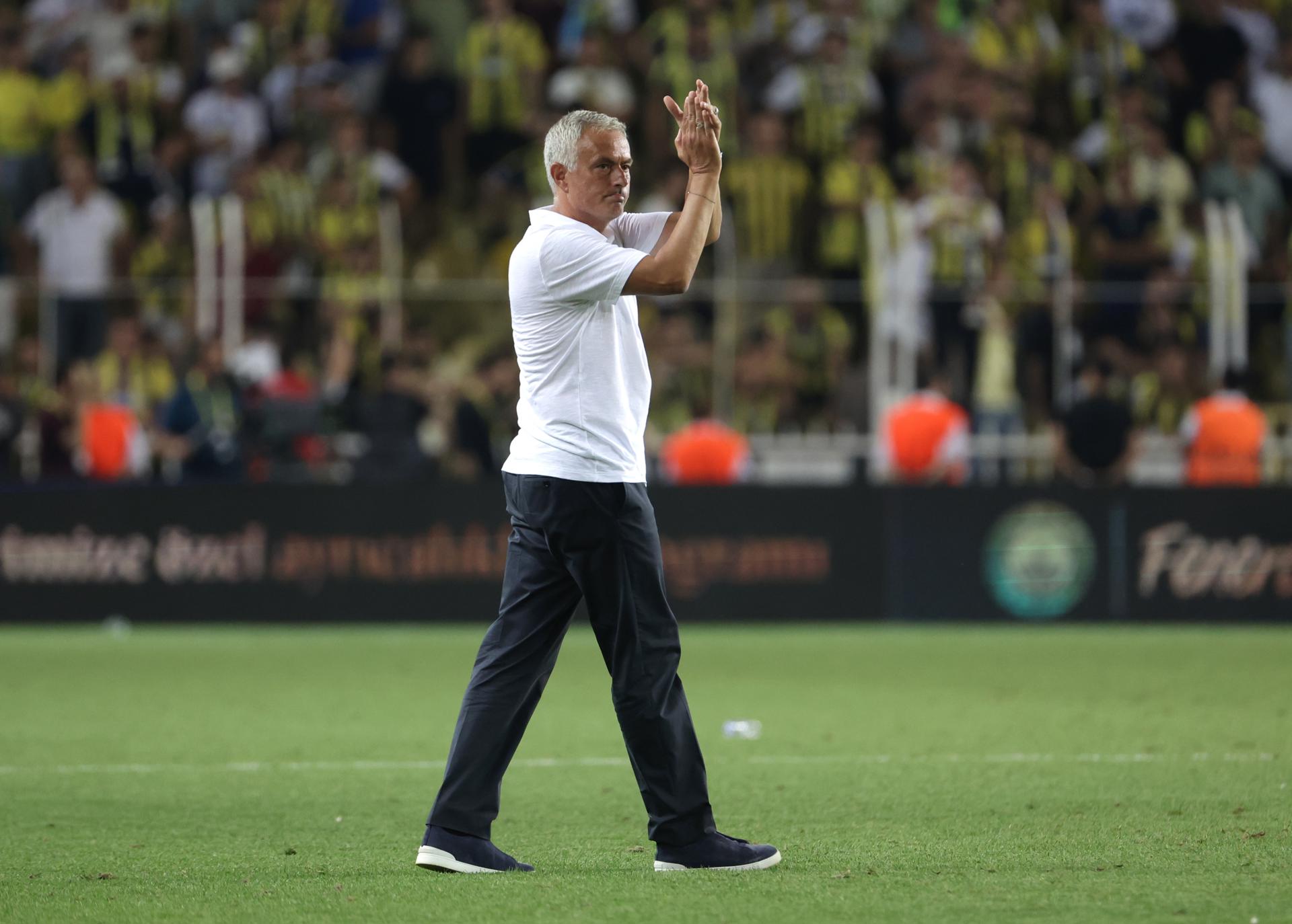 Primer fracaso de José Mourinho en Turquía: su Fenerbahce quedó fuera de la Champions