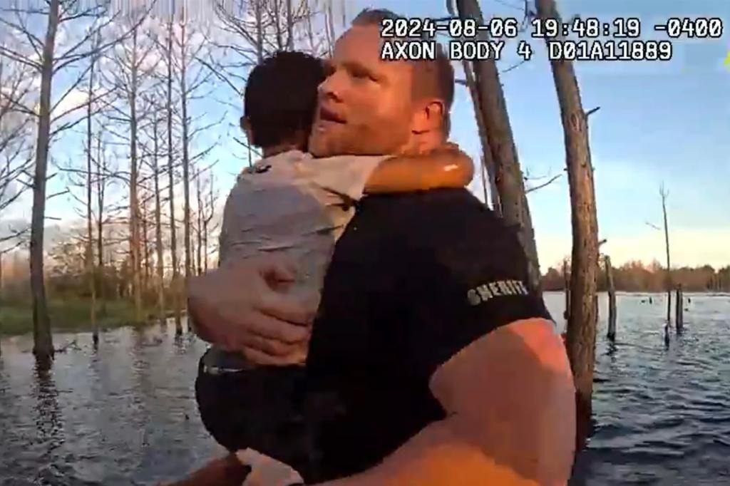 VIDEO: el heroico rescate de un niño autista desaparecido por un policía en Florida