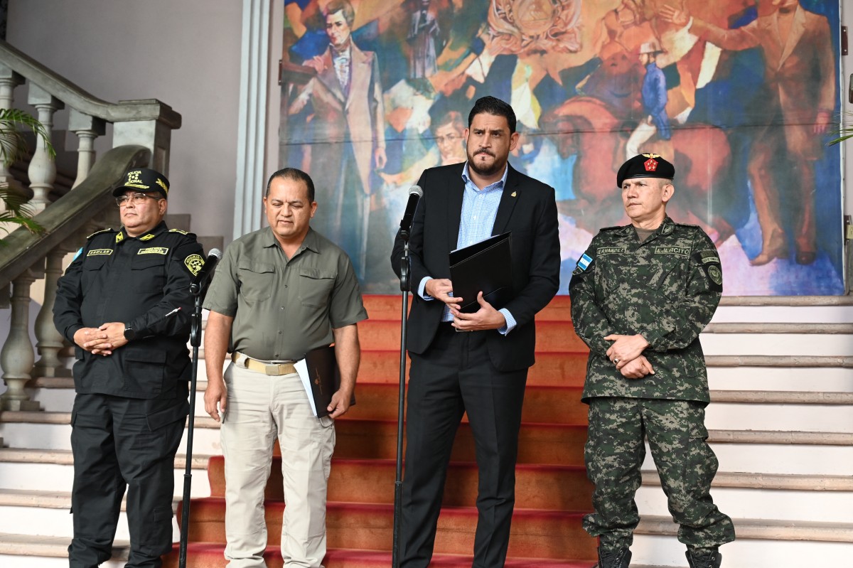 Ministro de Defensa de Honduras renunció tras vínculos de su padre con el narcotráfico