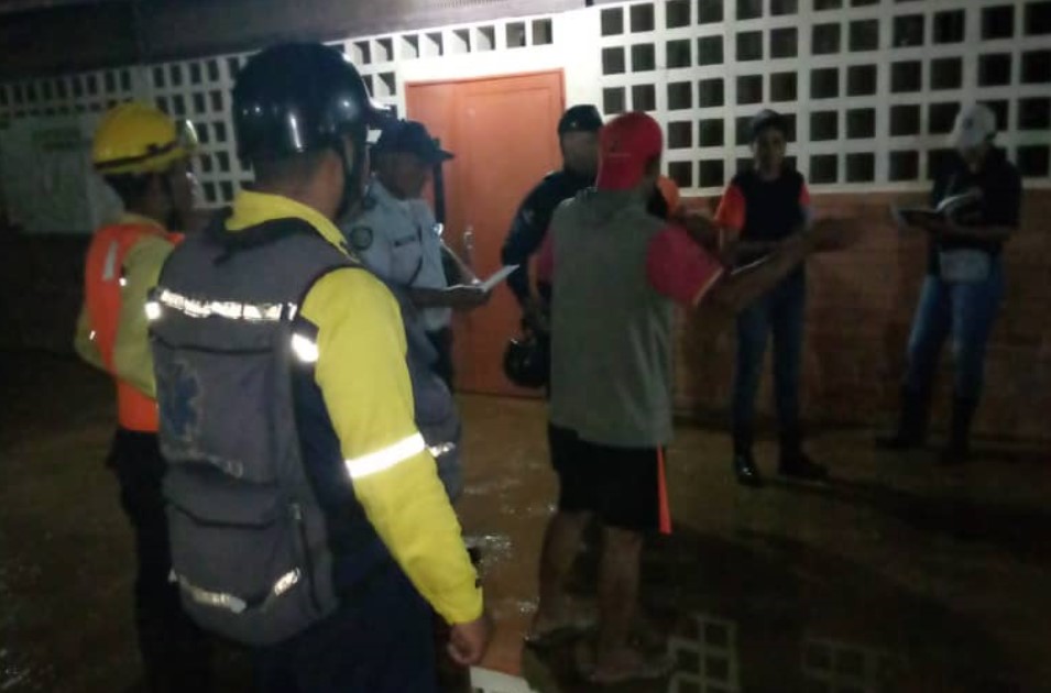 Fuertes lluvias afectan varias viviendas y escuela en la parroquia Raúl Leoni en Sucre