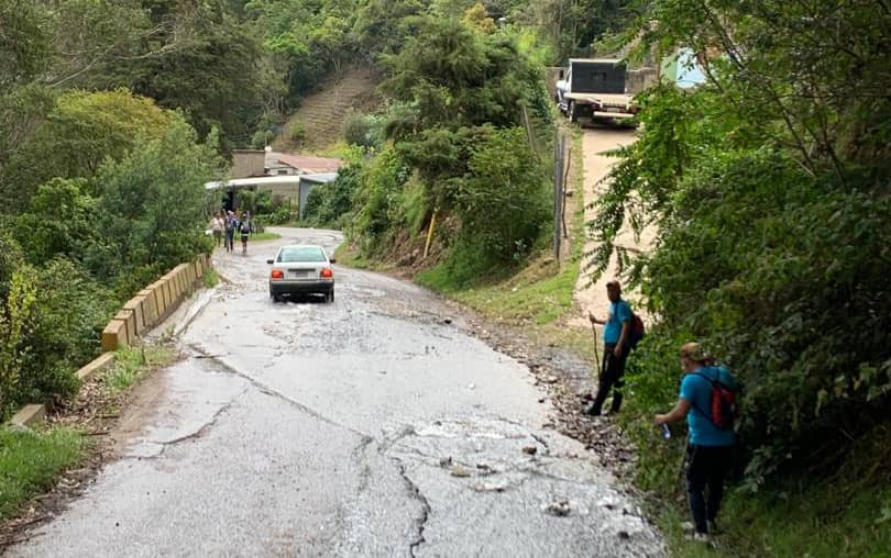 El camino al Santo Cristo de La Grita sigue lleno de cráteres