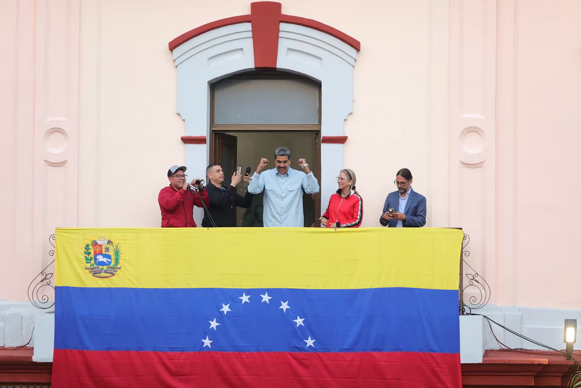 El País: Nicolás Maduro avanza en su narrativa electoral paralela ante la falta de pruebas de su triunfo