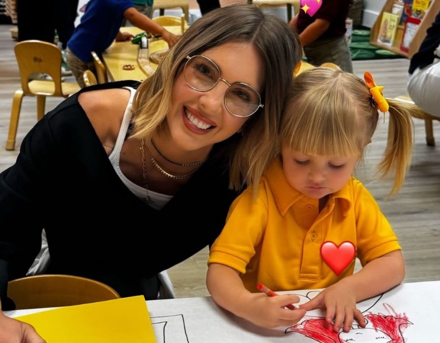 ¡Conmovedor! Sascha Fitness compartió el primer día de clases de su hija Sienna en EEUU (VIDEOS)