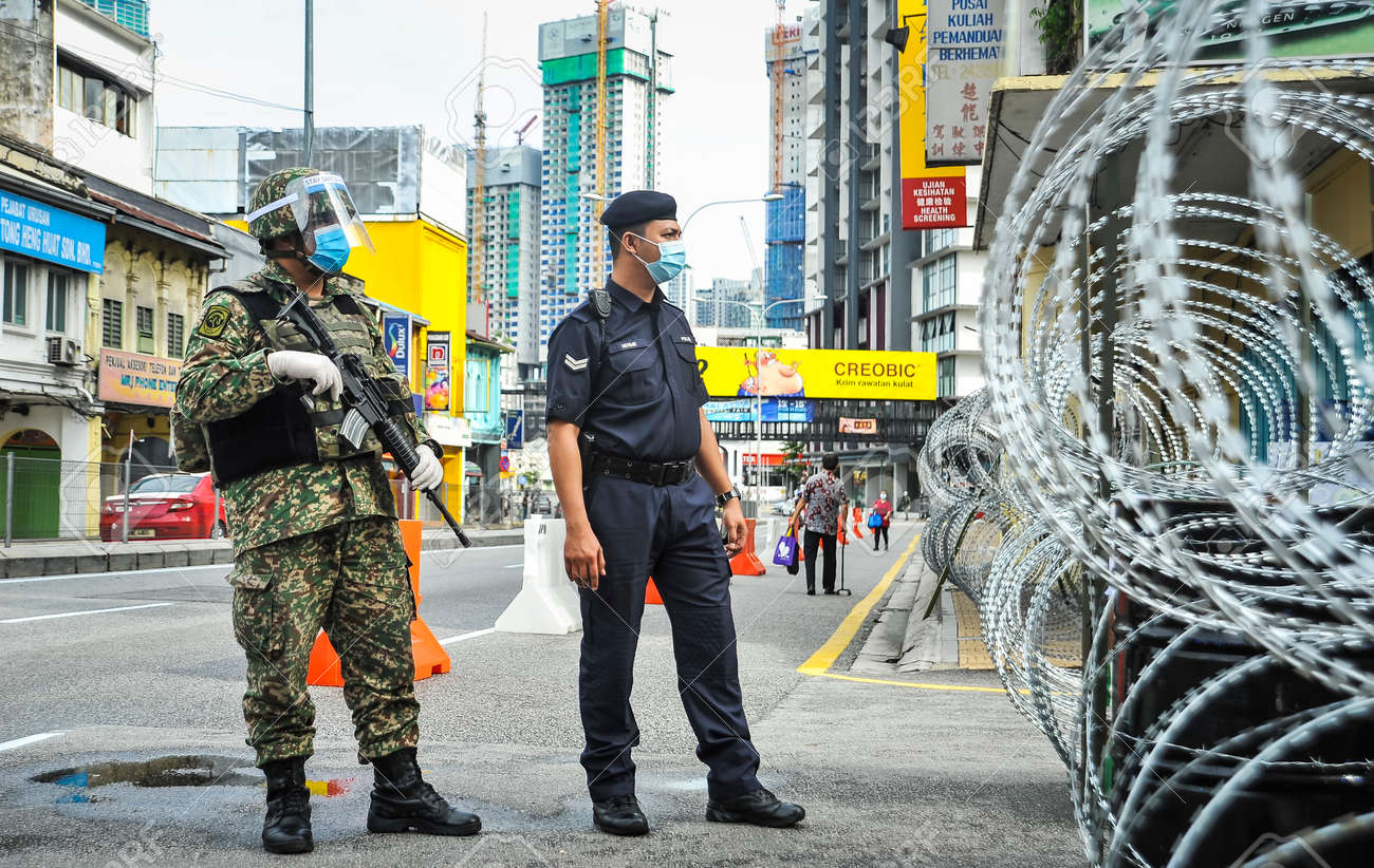 La Policía de malasia investiga los abusos en centros de acogida tras rescatar a 402 niños