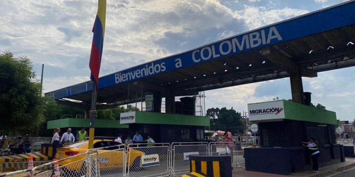 Aumentó tránsito de vehículos de Venezuela a Colombia por el puente internacional Simón Bolívar