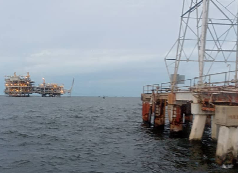 Pdvsa confirmó al menos dos muertos tras naufragio de una barcaza en el Lago de Maracaibo