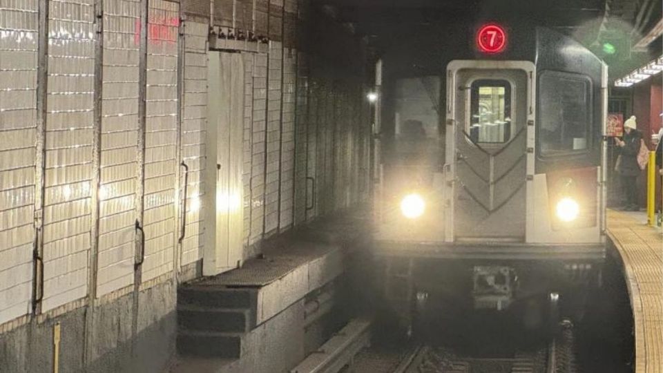 Como si fuese un videojuego: adolescente puso a andar el Metro de Nueva York hasta estrellarlo con otro