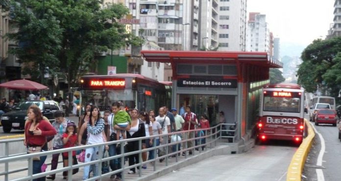 Conductores serán multados si circulan por el canal del Buscaracas y Metrobus