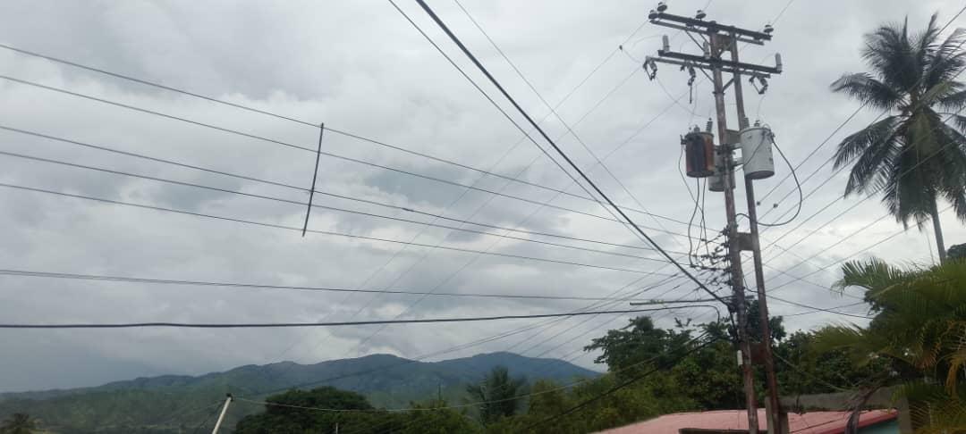 Más de cuatro horas llevan habitantes de San Juan de los Morros sin servicio eléctrico