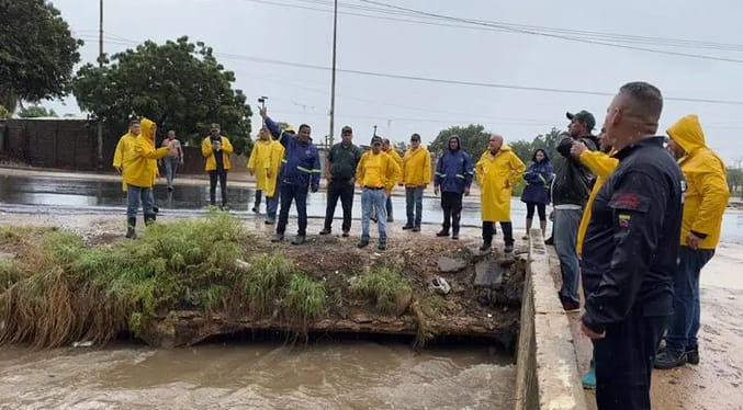 Muere una mujer por descarga eléctrica tras fuertes lluvias en Maracaibo