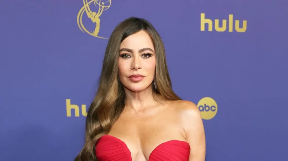 VIDEOS: Sofía Vergara brilló con su belleza en la gala de los Emmy… y no se perdió el cáterin