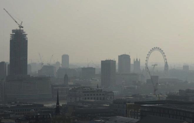 Reino Unido indemnizará a la madre de una niña que murió de asma por contaminación del aire