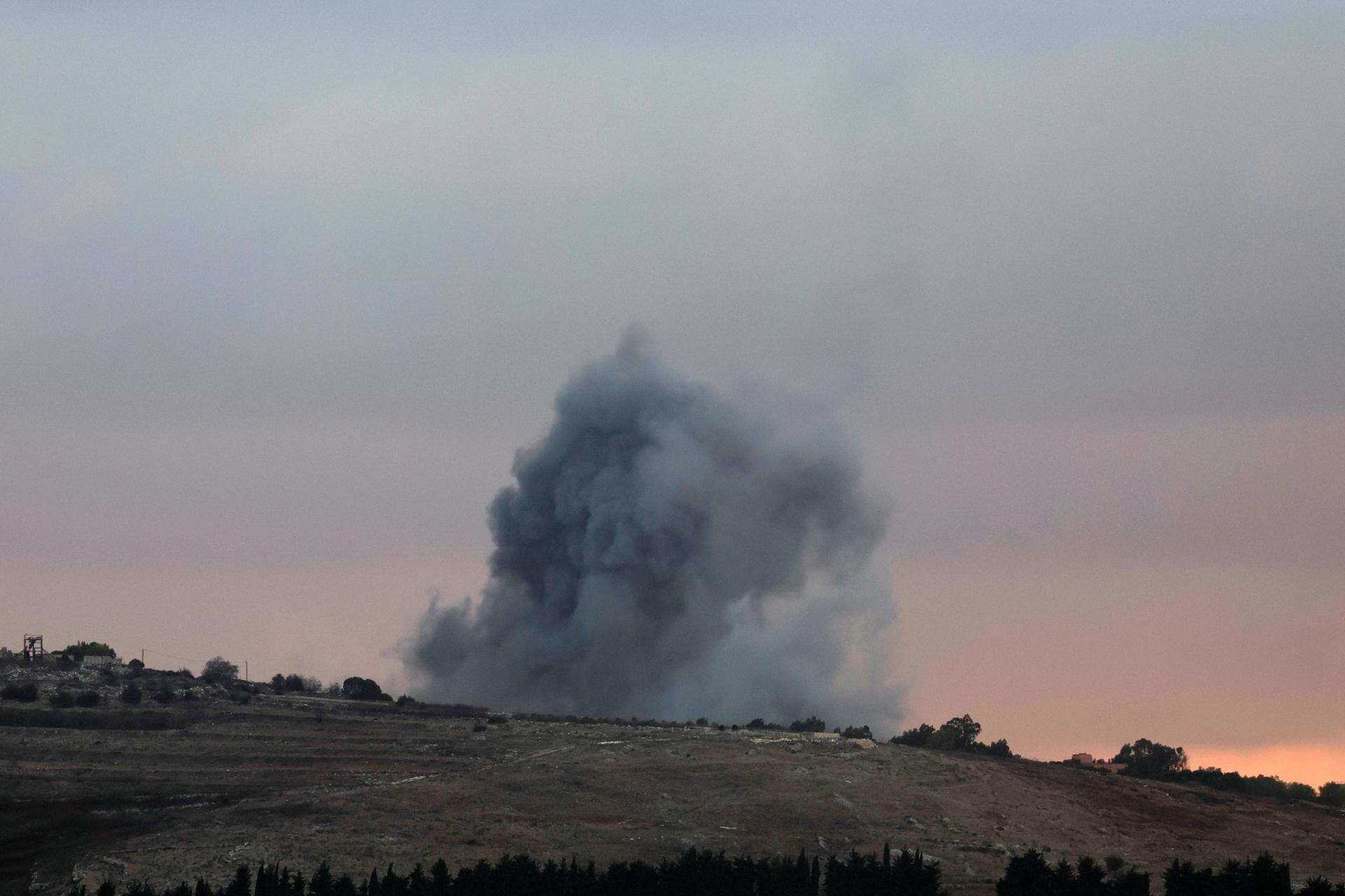 Hezbolá lanzó más de cien cohetes contra Israel: al menos un muerto y nueve heridos