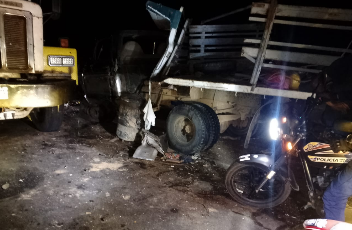 En VIDEO: múltiples heridos dejó choque entre tres vehículos en carretera que divide Zulia con Maicao