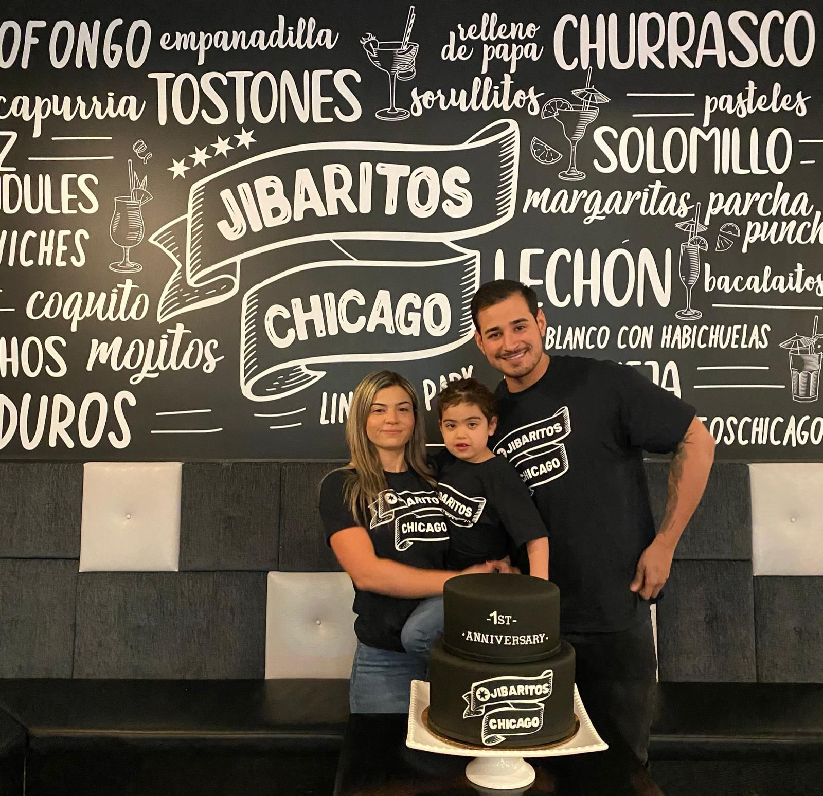 Inmigrante venezolano regala comida a los más necesitados con sus exitosos emprendimientos en Chicago