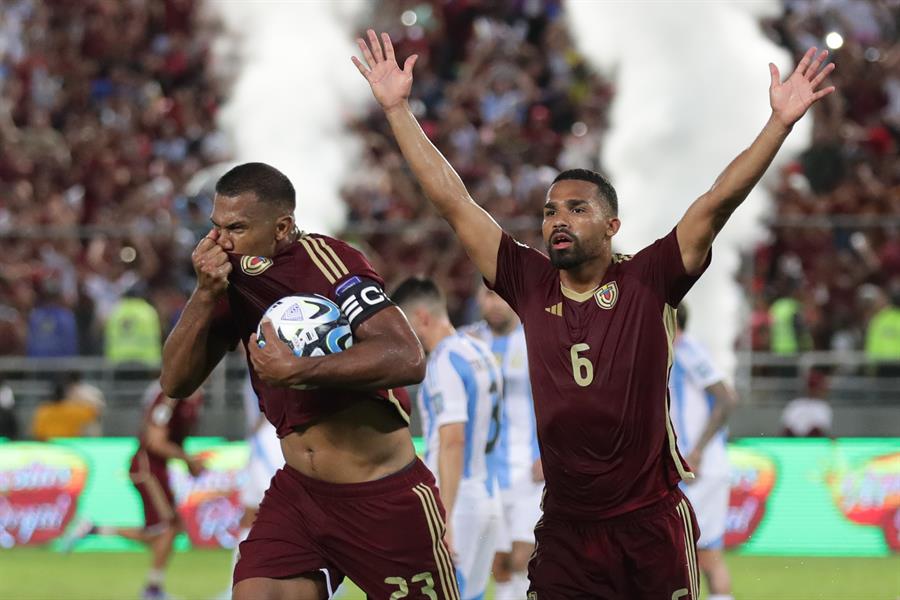 Rondón hizo historia frente a Argentina y dejó atrás récords de Arango en Eliminatorias