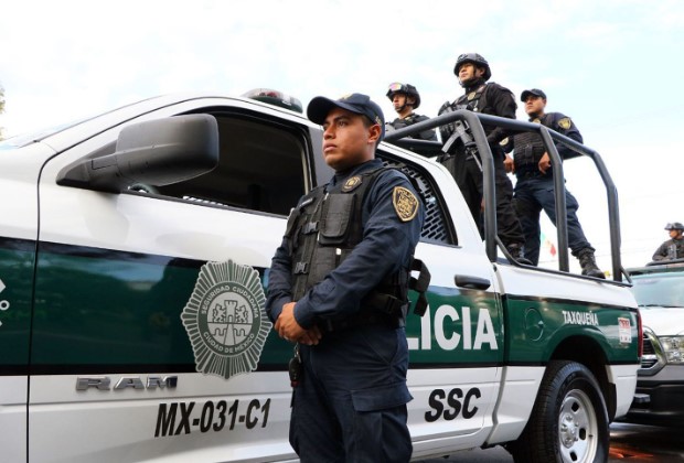 Policías detienen a dos chóferes en noroeste de México por secuestro de tres colombianos