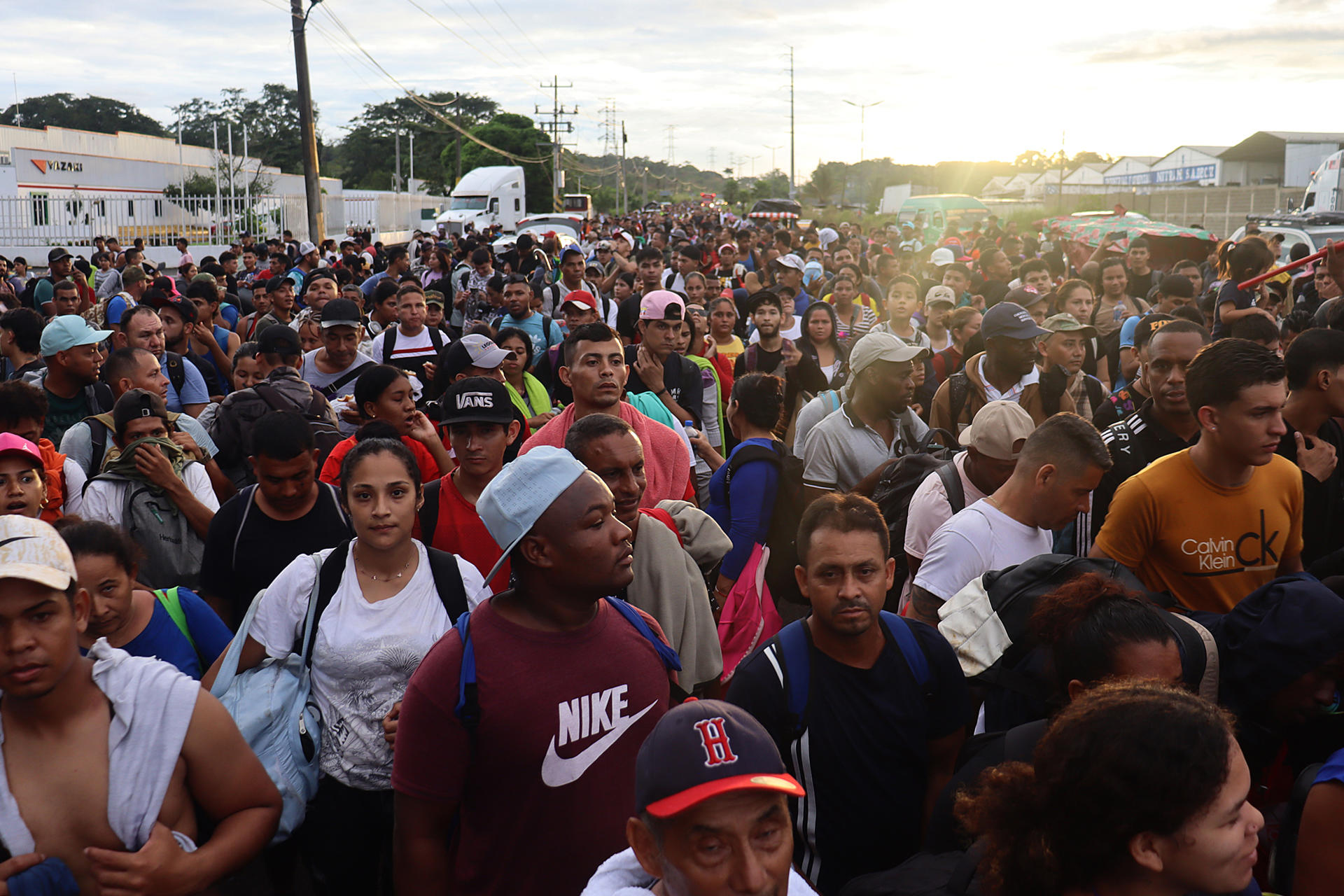 Miles de migrantes, en su mayoría venezolanos, esperan llegar a EEUU antes de la toma de posesión de Trump