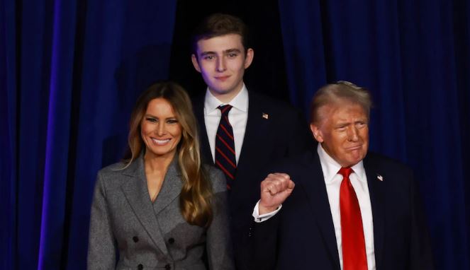 La imagen de la victoria de Trump que se viralizó en las redes sociales y se centraba en su hijo