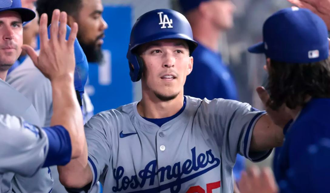 Dodgers renovaron el contrato de su MVP en la Serie de Campeonato, Tommy Edman