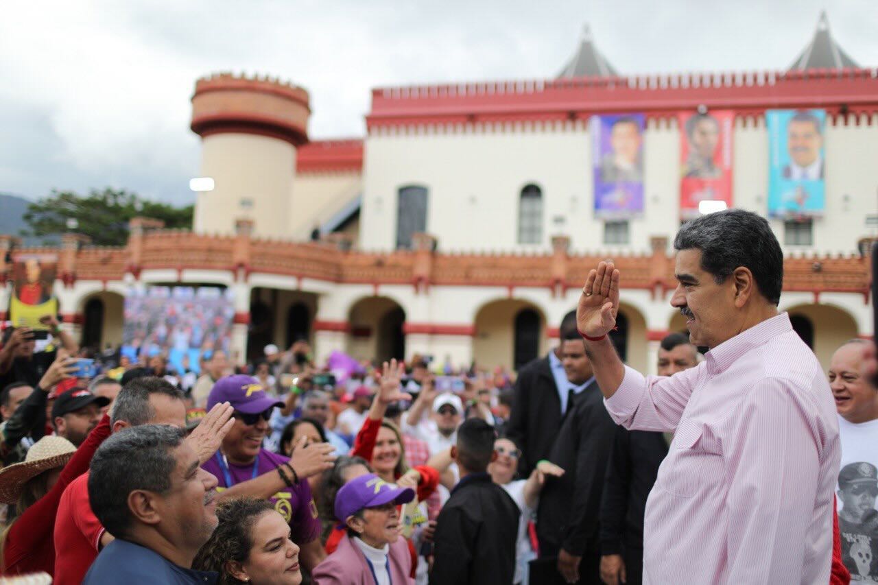 Nicolás Maduro convocó para el próximo #15Dic la elección de sus “jueces de paz” 