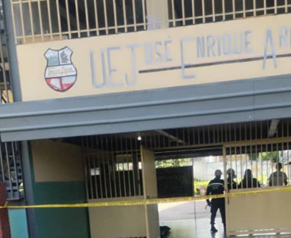 Intoxicación masiva en el Liceo Enrique Arias de Campo Elías en Ejido, estado Mérida