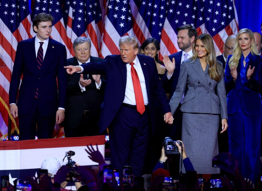 La FOTO que se viralizó durante celebración del triunfo de Donald Trump en Florida