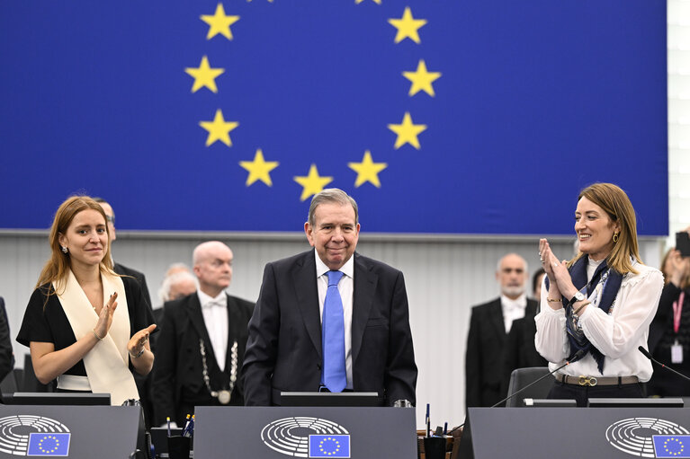 Así fue la gran ovación a Edmundo González y María Corina Machado en el Parlamento Europeo (VIDEO)