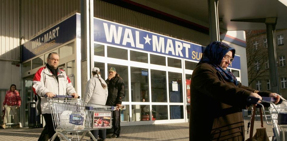 Los billetes de dólares que no aceptará Walmart en EEUU a partir de enero