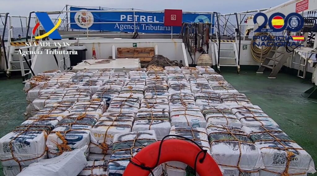 Incautaron más de tres mil kilos de cocaína en una embarcación venezolana cerca de Canarias