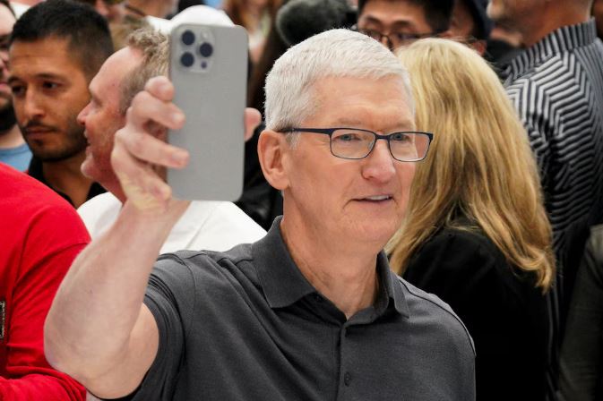 Tim Cook reveló detalles sobre Apple Intelligence y cómo esta tecnología impactará en los iPhone y el iPad