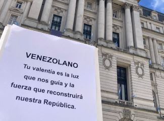 Venezolanos en Argentina lanzan campaña de apoyo a quienes luchan en Venezuela: “No estás solo”