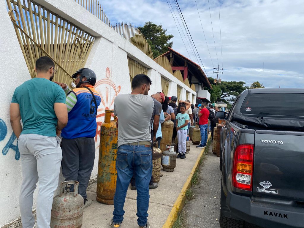 Navidad sin gas ni agua angustia a los larenses