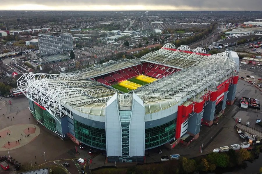 Jugadores del Manchester United se negaron a vestir una chaqueta en apoyo al colectivo Lgbt