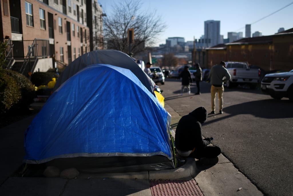 Los exorbitantes gastos que ha realizado Denver como ciudad santuario con inmigrantes recién llegados