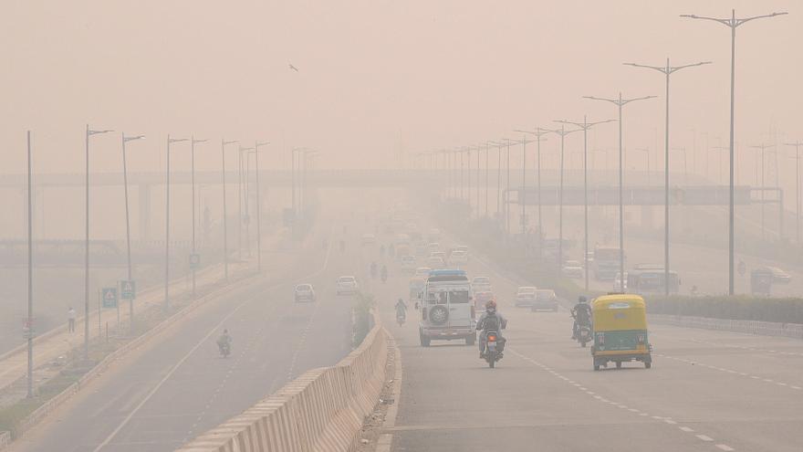 La niebla impide la visibilidad en Nueva Delhi y provoca el retraso de decenas de vuelos