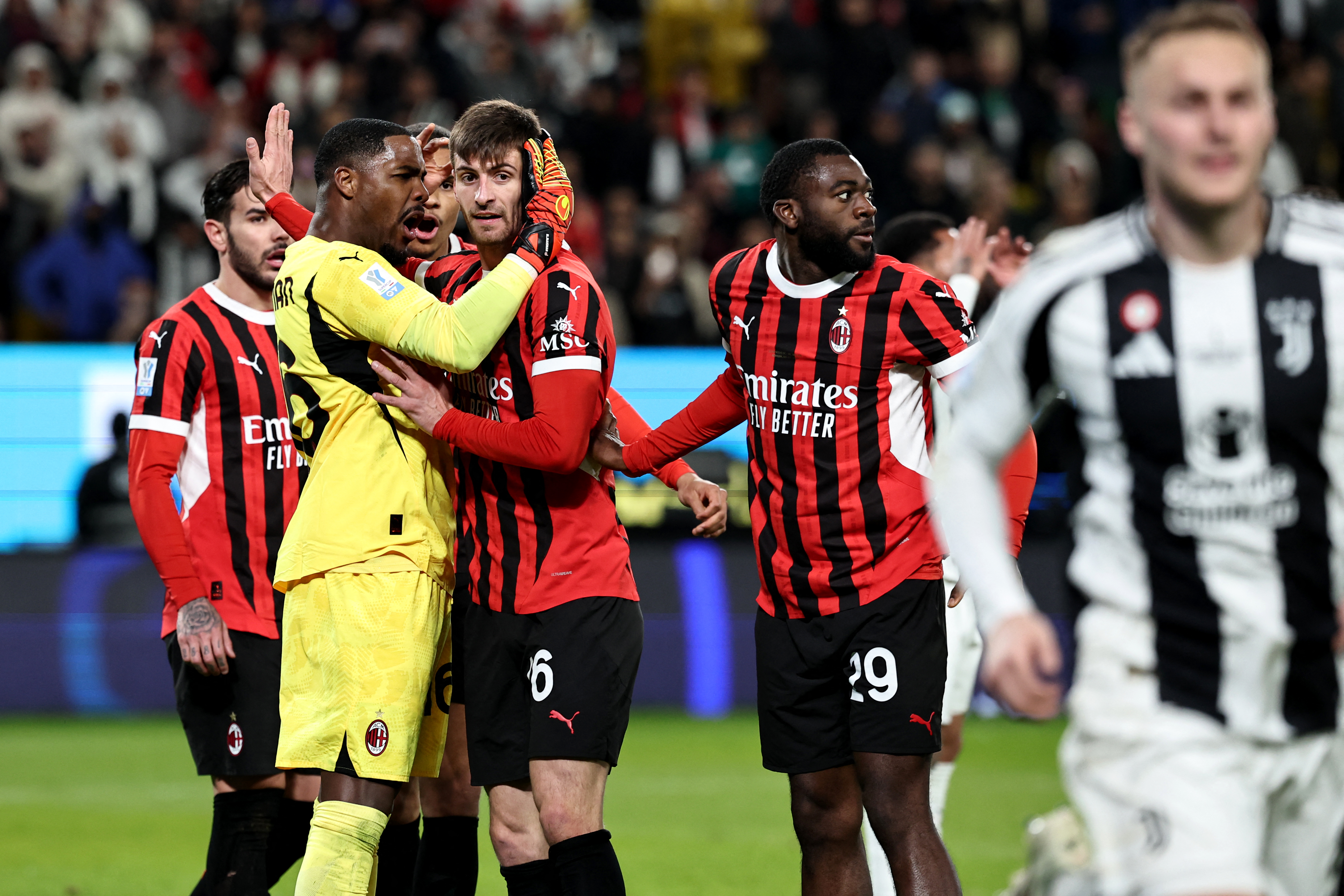 Habrá clásico italiano: El Milan se enfrentará con el Inter en la final de la Supercoppa