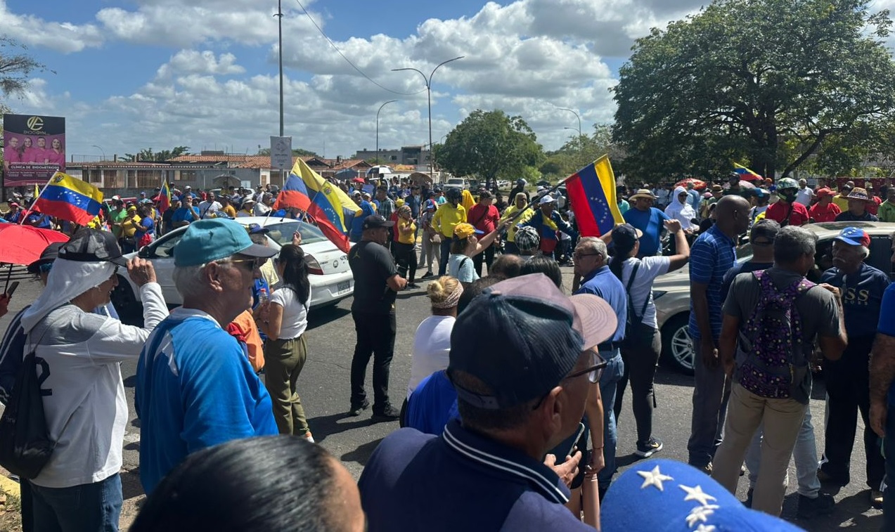 Opositores y chavistas coincidieron en sus marchas, pero no hubo confrontación en Ciudad Guayana